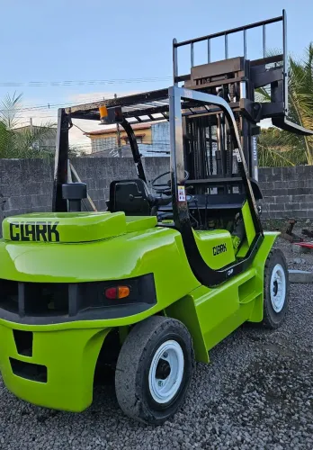 Empilhadeira clark 5 t a diesel