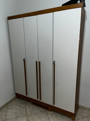 Guarda-roupa 4 portas