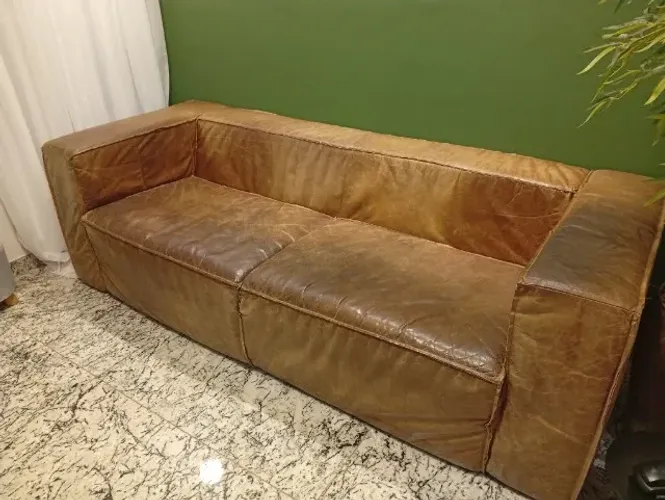 Sofá de couro 3 lugares