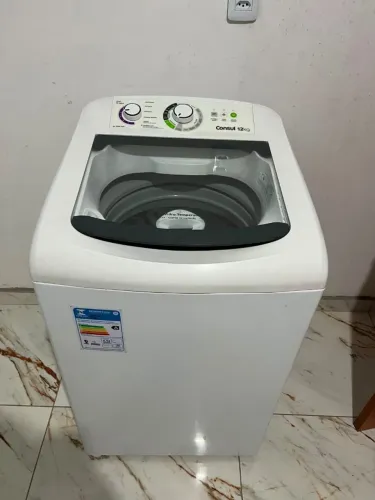 Máquina de lavar roupas Consul 12kg semi nova no plástico