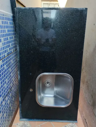CONJUNTO GRANITO PRETO SÃO GABRIEL PIA (1,40x60) E TANQUE (1,30x72)
