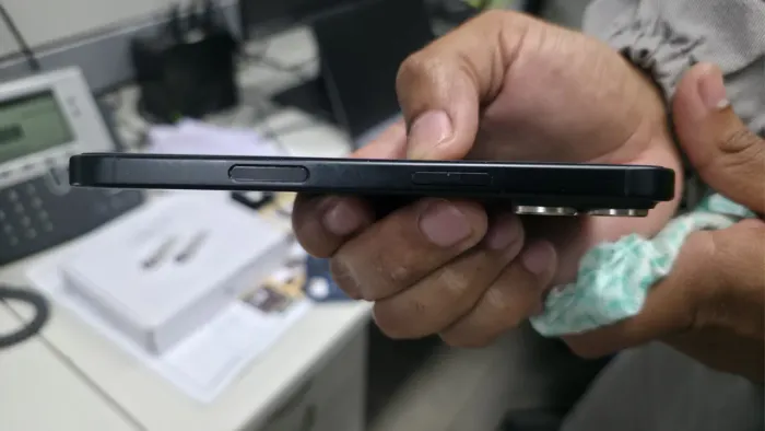 iPhone 16