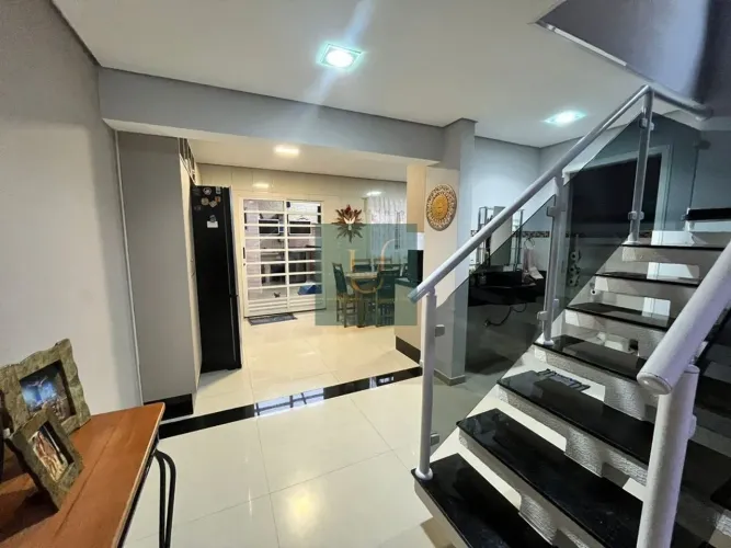 Sobrado à Venda em Condominio, 03 quartos e 01 Suíte, 150m², Mogi das Cruzes