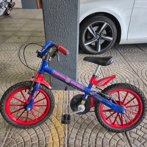 Barbada bike infantil capitão América 