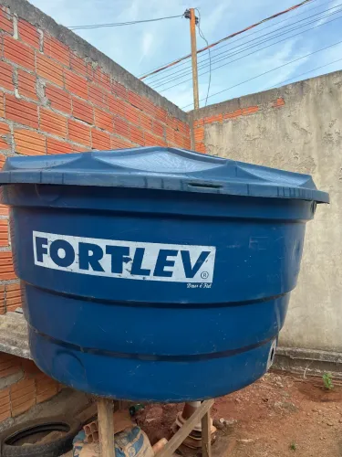 Vendo Caixa d?água