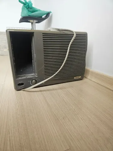 Ar-condicionado 7.500 BTUs funcionando