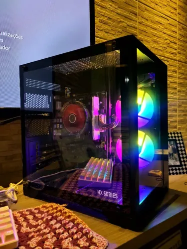 PC Gamer Ryzen 3 3200G | 16GB RAM | SSD | Gabinete Aquário RGB