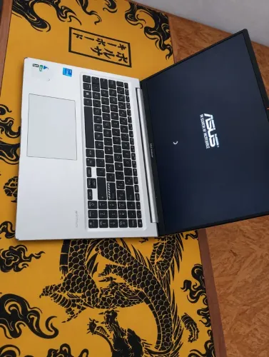 Notebook Intel Core i7 - 1255U 12ª Geração 8GB RAM + 256GB SSD Windows 11 (Usado)