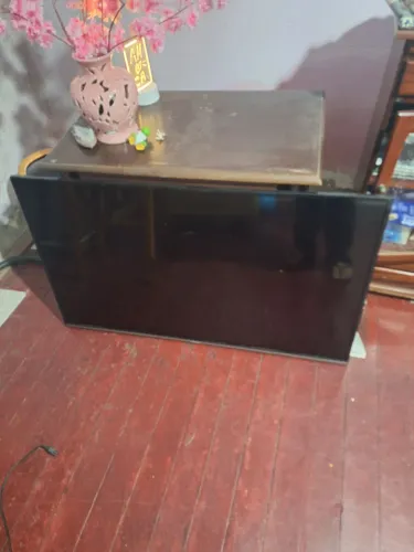 TV Semp Toshiba 50 polegadas, smart, com defeito na tela