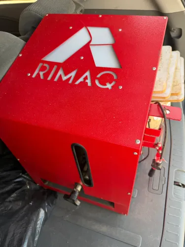 Kit Prensa Térmica + Máquina de Fazer Chinelos Rimaq