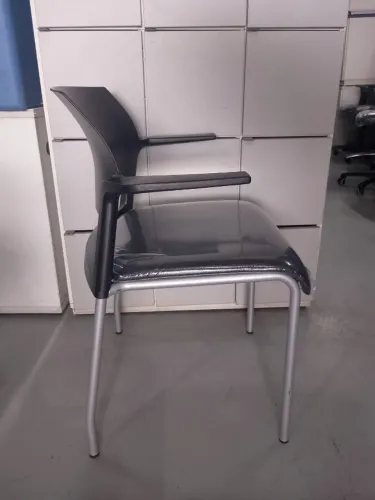 Cadeira Fixa Na Cor Preta - Steelease