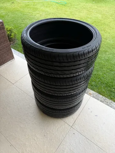 Quatro Pneus 225/35/r20 