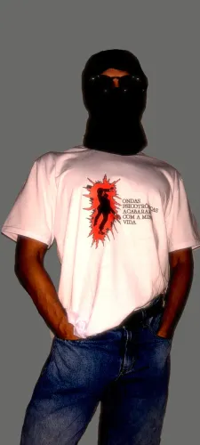 camiseta "ondas psicotrônicas acabaram com a minha vida"