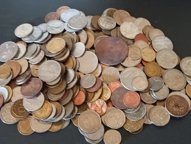 270 Moedas.