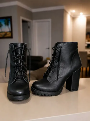 Bota cano curto feminina