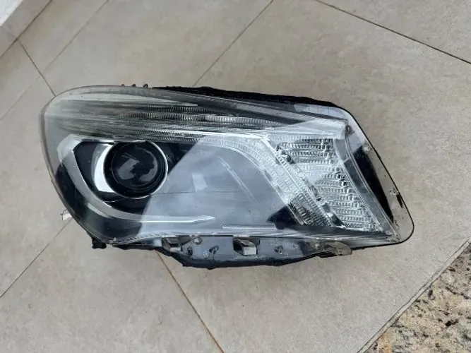 Farol mercedes cla 200/250 2013/2017