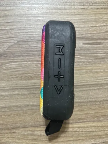 Caixa de Som Bluetooth Portátil Colorida Recarregável