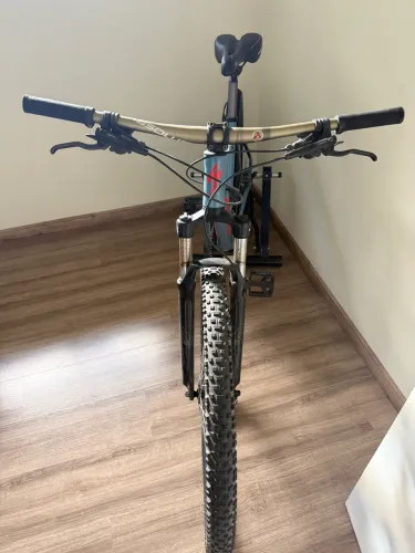 Bicicleta specialized rockhooper