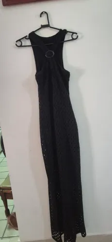 Vendo esse vestido lindo em tricô na etiqueta, novissimo cheiro de novo. No precinho.