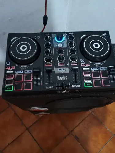 Controladora DJ Control Inpulse 200 Hércules