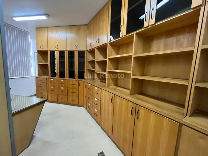 Conjunto de sala com 70 m², 2 banheiros para locação no Centro de Belo Horizonte