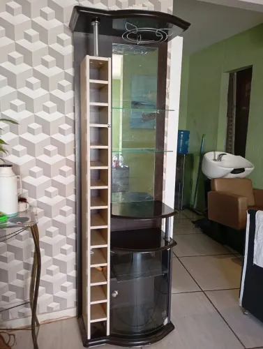 Barzinho Adega 14 garrafas, taças e espelho 