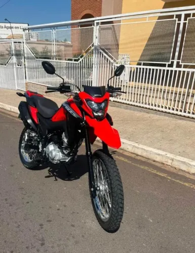 Moto [Honda, Nxr] - Bem Conservada - Ótimo Estado