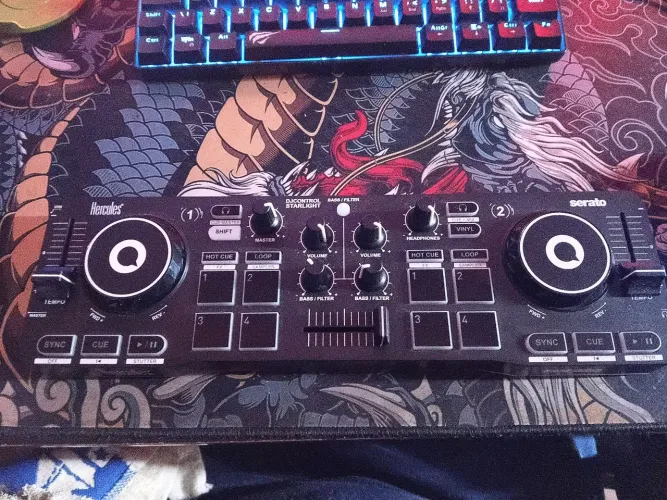 Controladora DJ Hércules DJ CONTROL STARLIGHT 