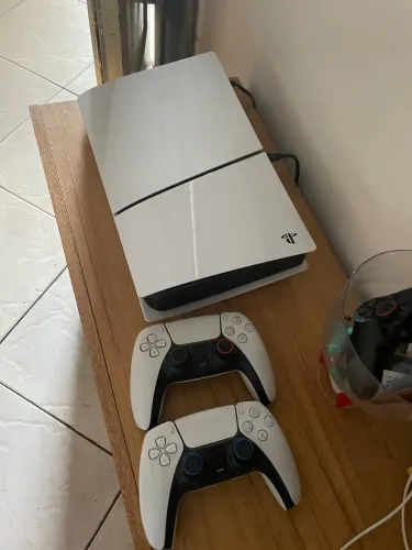 PlayStation 5 1Tera + 2 Controles