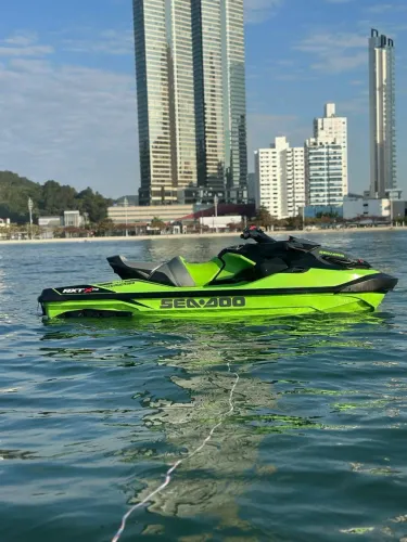 Vendo jet ski ano 2020 RXT 300