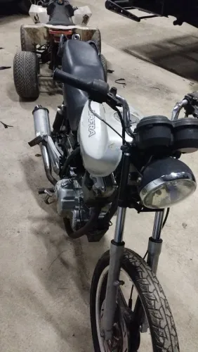 Dafra 125 com baixa no Detran 