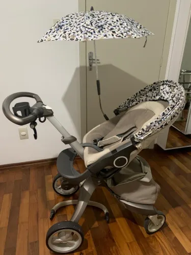 Carrinho Stokke Xplory com acessórios