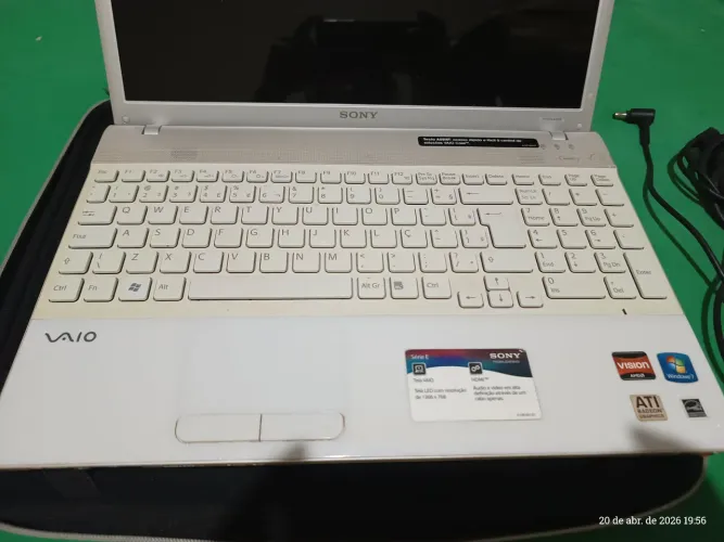 Notebook usado e conservado 
