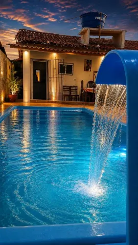 Casa mobiliada com piscina! De sexta-feira a domingo por,700reais. 