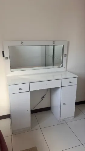 Penteadeira Camarim com Espelho e LED 3 Gavetas 2 Portas  