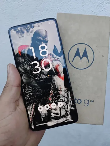 Moto g84