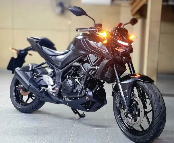Yamaha MT-03 - 2 cilindros - Apenas 12.000 km - Impecável!