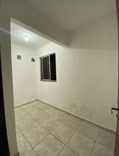 ALUGA-SE APARTAMENTO