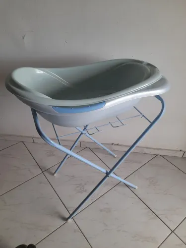 Cadeirinha carrinho i duas banheiras  com suporte