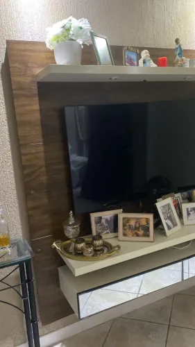 Painel para TV com Nicho e Espelho - Excelente Estado