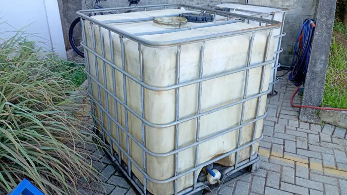  Vendo 2 Tanques Conteiner Ibc 1000 L