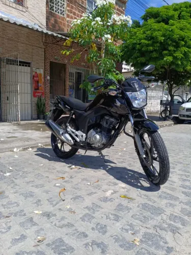 Moto bem cuidada ! Para pessoas exigente!