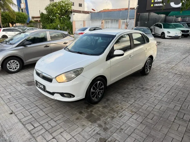 Fiat Grand Siena Attrac. 1.4 EVO F.flex 8V 2013