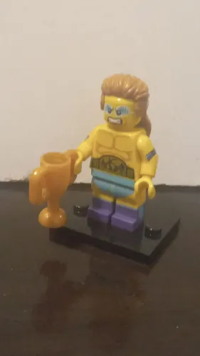 LEGO Series 15 Minifigure - Lutador 71011