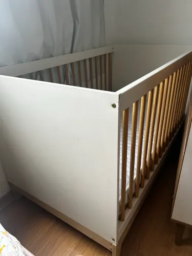 BERÇO COM colchão branco/Madeira 3 Níveis
