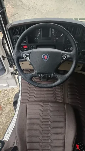 Scania série 5 com 41 centímetros 