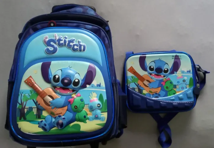 Mochila stitch com rodinha e lancheira