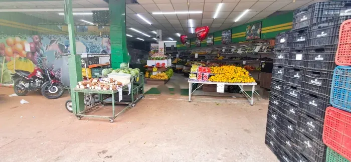 Hortifruti bem localizado de esquina na Zona Leste. Ref: 1339