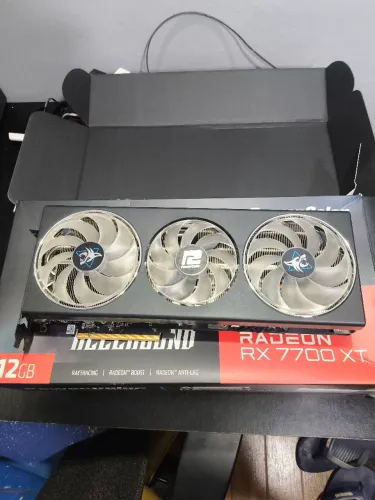 Placa de Video RX7700XT 12GB TRIPLO FAN