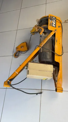 Guincho de coluna CSM GC 400 - 400 kg